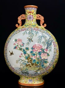 A piece of Qing Qianlong: Yangcai yellow ground passionflower entwined branches open the window