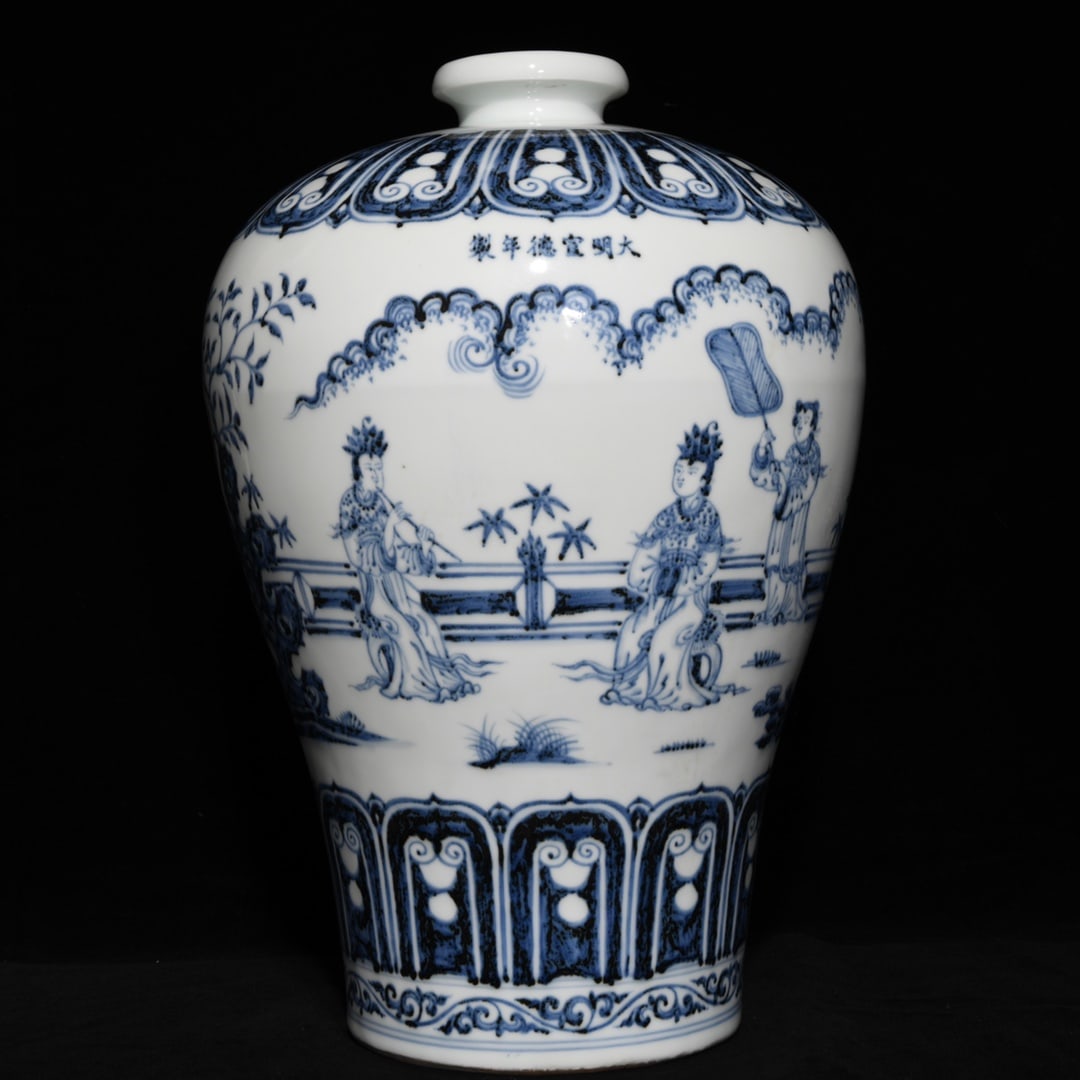 A piece of Ming Xuande blue and white character story pattern plum vase (1 of 9)