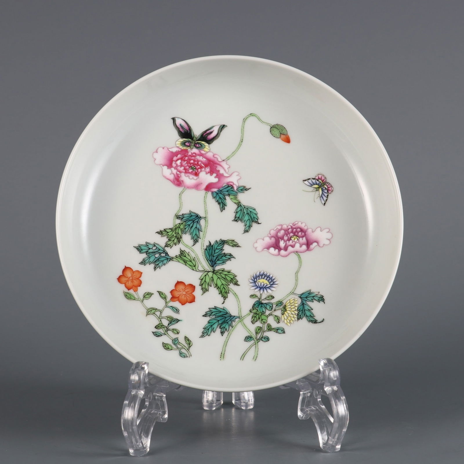 A piece of Qing Yongzheng year enamel color cui edge poppy beauty pattern plate: Qing Yongzheng year enamel color cui edge poppy beauty pattern plateSIZE: H:3.3cm Mouth D:16.2cm (The Dimensions Of All Batches Are Manually Measured.If You Need More Detailed Information, Please Cont