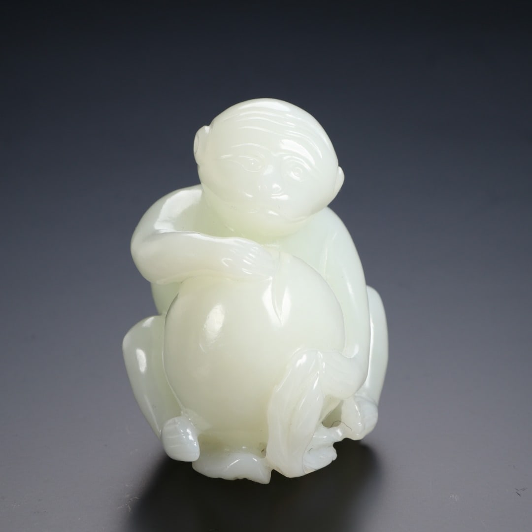 A piece of jade-spirit monkey dedication: Jade-spirit monkey offering Rui piecesSIZE: 4.6×4.6×5.6cm W:136.7g (The Dimensions Of All Batches Are Manually Measured.If You Need More Detailed Information, Please Contact Our Customer Service Bef