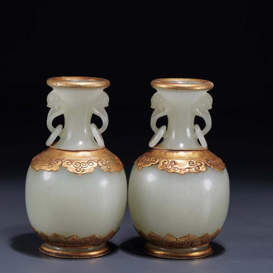 A pair of Hetian jade pair bottles