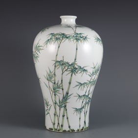 A  piece of Qing Yongzheng year pastel bamboo newspaper peace plum bottle