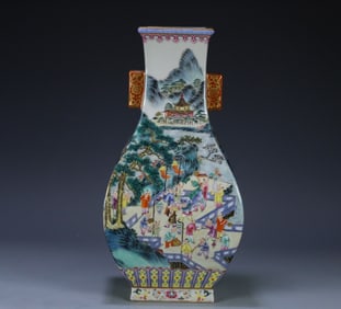 A piece of Qing Qianlong pastel Baizi figure habitual ear bottle