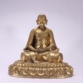 A bronze gilt statue of the Buddha from the Qing Dynasty
