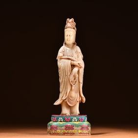 A piece of Shoushan white hibiscus stone Guanyin ornaments