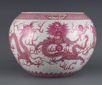 A piece of Qingdao light year carmine color painted gold five dragon pattern roll cylinder