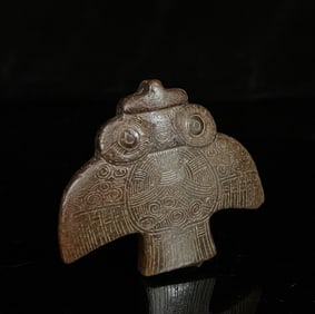 A piece of Hetian jade delphinium