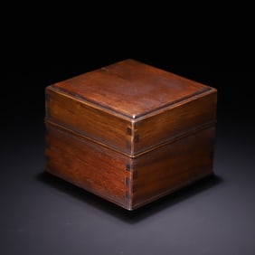 One piece of Huanghuali lid box