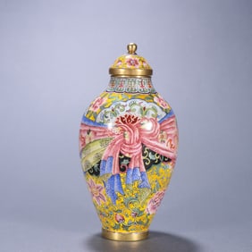 A clear copper tire yellow ground painting enamel furoshiki lid jar