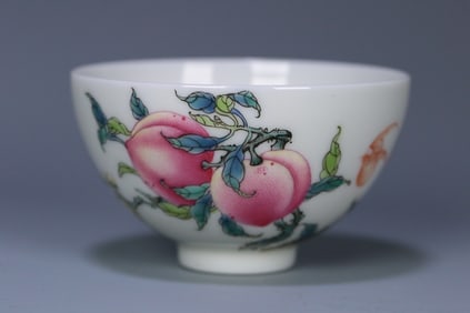 A piece of Qing Yongzheng pastel five peach two bat cups