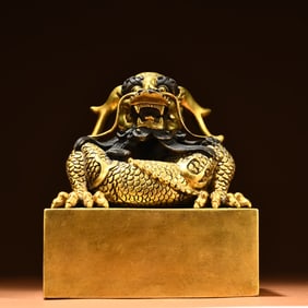 A bronze gilt dragon seal
