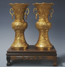 A piece of phoenix pattern goblet