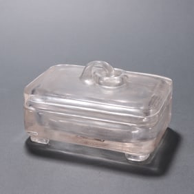 A piece of Qing Dynasty crystal lid box