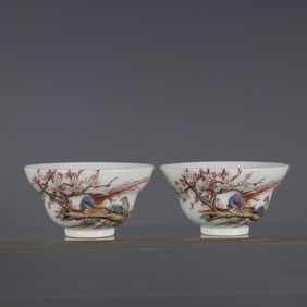 A pair  of Qing Qianlong years pastel flower and bird pattern exquisite waist cup