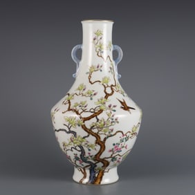 A piece of Qing Yongzheng year made pastel magnolia pattern inscription poem amphora