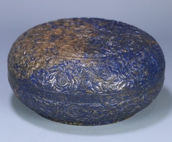 A Qing Dynasty old lapis lazuli full of carved flowers in a box