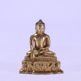A bronze gilt statue of Sakyamuni from the Qing Dynasty