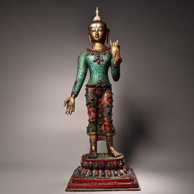 A piece of Tibetan collection of old pure copper, Tibet collection of inlaid gems, painted gold