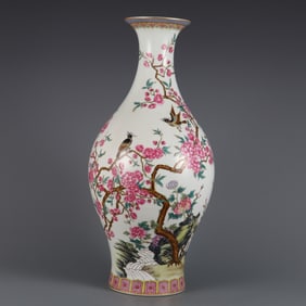 A piece of Qing Yongzheng year pastel flower and bird pattern inscription poem olive bottle
