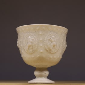 A piece  of Sui Dynasty white porcelain goblet