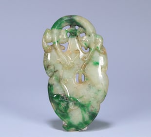 A piece  of Qing Dynasty old jade dragon Ganoderma lucidum chicken heart pendant