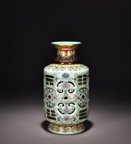 A Qing Qianlong blue glaze enamel color crocus pattern gilt exquisite heart bottle