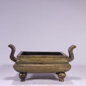 A piece  of Ming Dynasty Jiajing year ear punching copper furnace