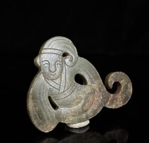 A delicate Hetian jade carved dancing sleeve figure ornament