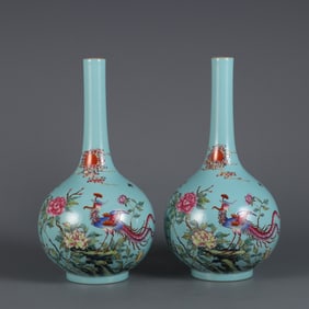 A pair  of Qing Yongzheng year turquoise green pastel phoenix peony pattern gall bottle