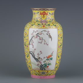 A  piece of the Qianlong period of the Qing Dynasty yellow ground pastel window flower and bird