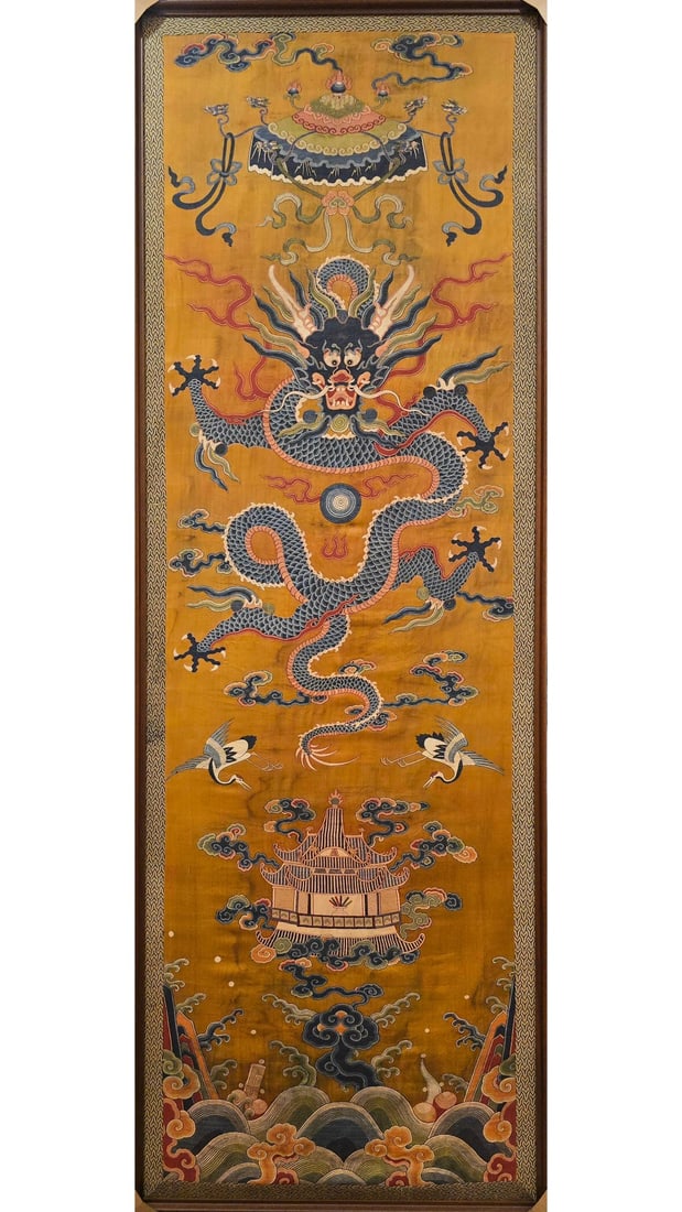 One piece of seeded embroidered dragon sails: Seed embroidered dragon sails Size: 264×89cm (The Dimensions Of All Batches Are Manually Measured.If You Need More Detailed Information, Please Contact Our Customer Service Before Bidding.)