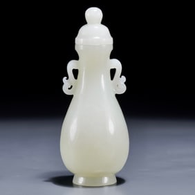 A piece of Hetian jade Ruyi ear bottle