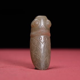 A piece of the Spring and Autumn Period, the pit is full of jade cicada ornaments