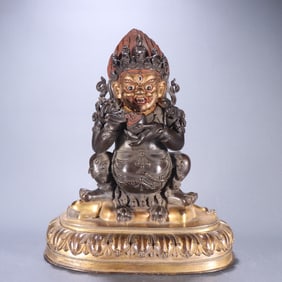 A piece  of Ming Dynasty bronze gilt protector