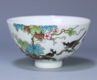 A piece of Qing Yongzheng pastel rich white-headed cup