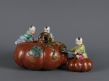 A  piece of the Qing Yongzheng year made alum red bottom sprinkled with gold pile plastic Yangcai