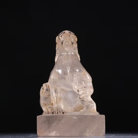 A piece of crystal beast ornaments