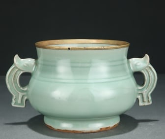 A piece of Song Longquan kiln amphora incense burner