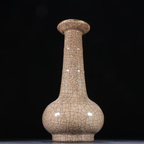 A piece of Song Ge kiln gold-coated high-necked bottle