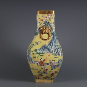 A piece of the Qianlong year of the Qing Dynasty made yellow ground pastel hundred zitu beast ear