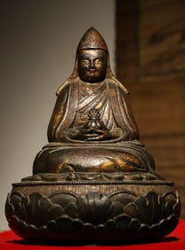 One piece: Statue of Lama Tsongkhapa