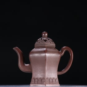 A piece of clear purple sand high palace light pot