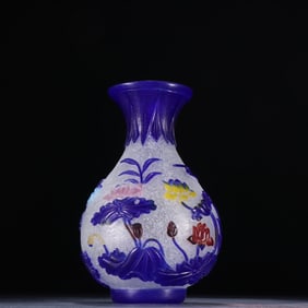 A piece of clear glazed lotus pattern jade pot spring bottle