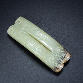 A piece of Hetian jade jade lezi