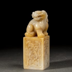 A Qing Dynasty Shoushan stone seal