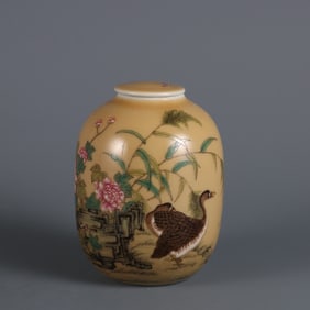 A piece of Qing Yongzheng year beige glaze with pastel reed goose picture tea can