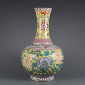 A piece of Qing Yongzheng year made yellow ground pastel peony pattern appreciation bottle