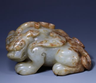 A piece of Hetian jade beast ornaments