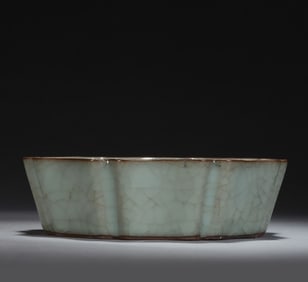 A piece of Song Dynasty official kiln washing