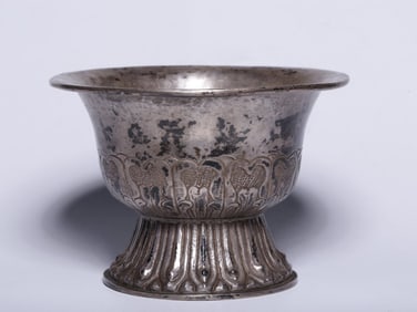A piece of Qing Dynasty sterling silver lotus petal goblet